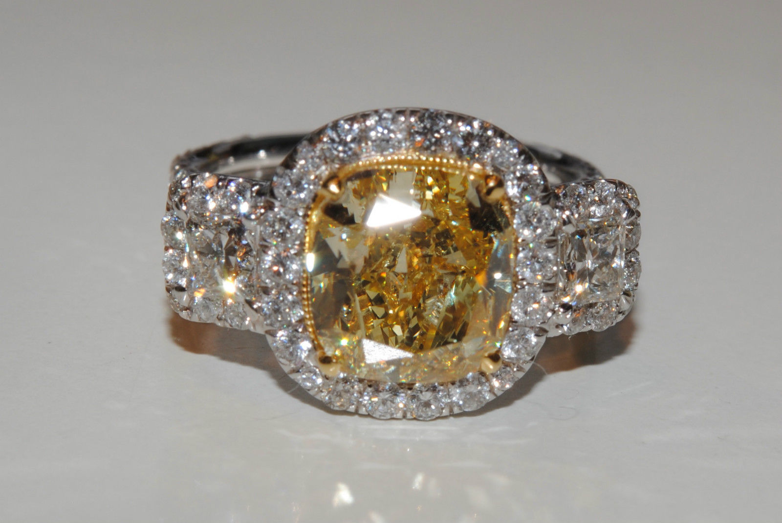 Top 5 de bijoux de collection en diamant vendus sur eBay